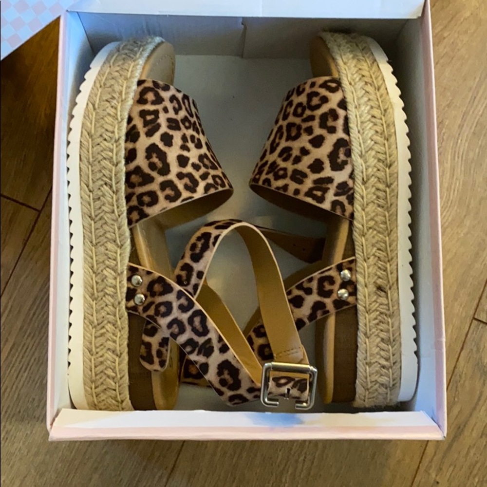 Soda cheetah sandals